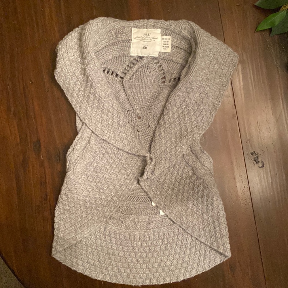 H&M Vintage style girls sweater vest - Like New